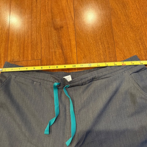 FIGS Women’s Graphite Gray Yola Skinny Medical Scrub Pants Size XL Cargo Pocket - Picture 6 of 9